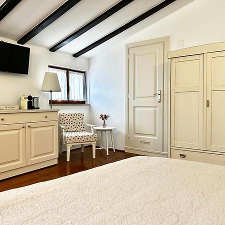Guesthouse Casa Vittoria โรวีน ภายนอก รูปภาพ