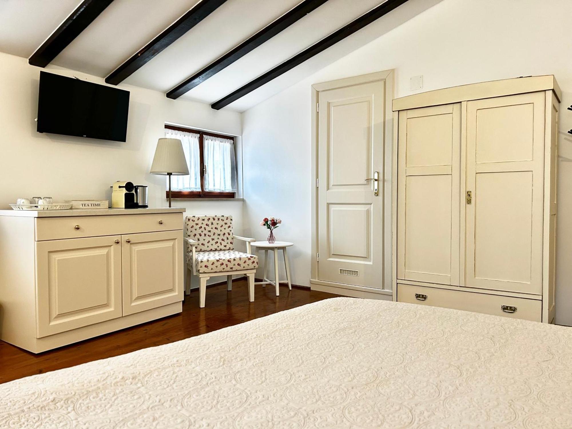 Guesthouse Casa Vittoria โรวีน ภายนอก รูปภาพ