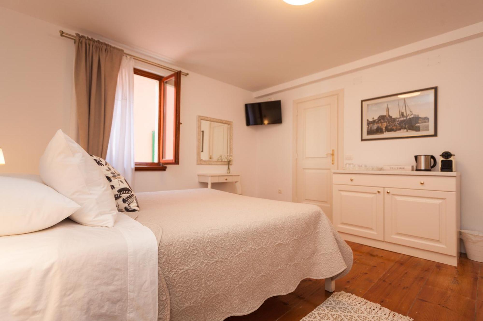 Guesthouse Casa Vittoria โรวีน ภายนอก รูปภาพ