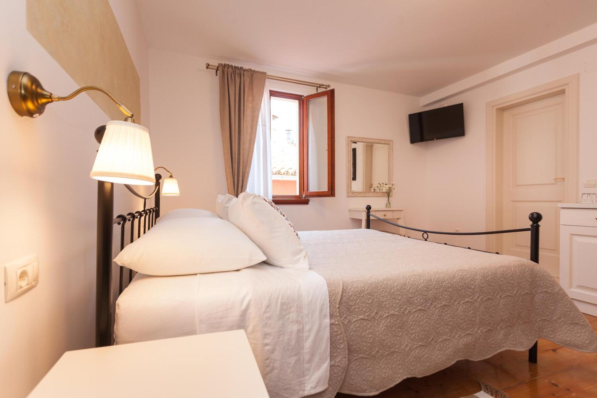 Guesthouse Casa Vittoria โรวีน ภายนอก รูปภาพ